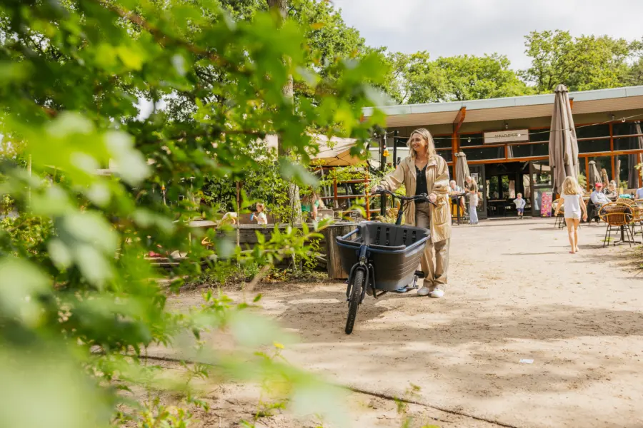 Geversduin knoest bakfiets terras zomers speeltuin